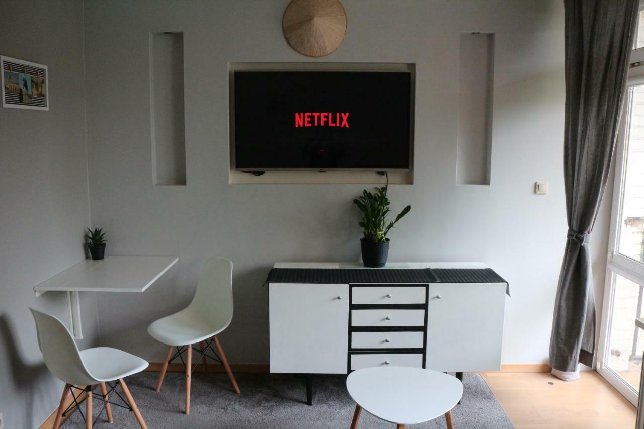 Old Town Garden Apartment Netflix วอร์ซอ ภายนอก รูปภาพ